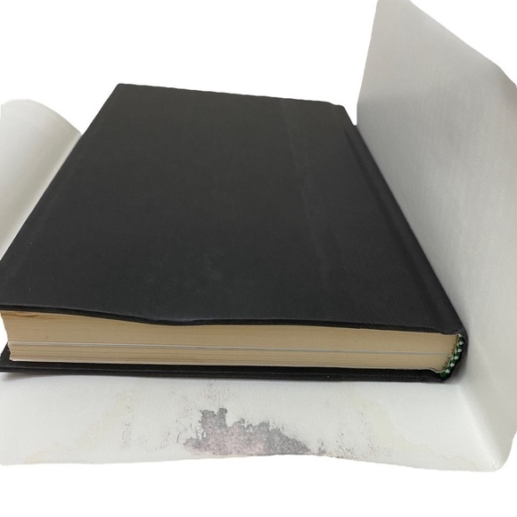 MOMMYWOOD SIGNED Book by Tory Spelling Hardcover - Picture 11 of 11